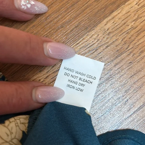 Sienna Sky dark and cream floral teal short flutter sleeve peplum blouse. Size L - Picture 13 of 17